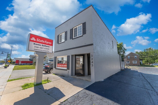 Building Photo - 3243 Ridge Rd
