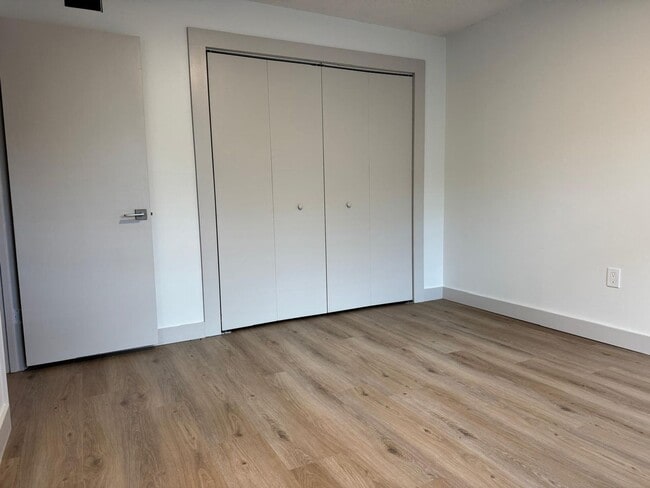 Building Photo - Newly Remodeled - 3 bedroom 2 bath - Ready to Move In!