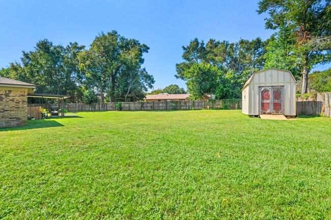 Building Photo - 4570 Yacht Harbor Dr