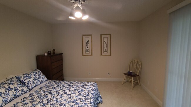 Building Photo - 423 Brightwood Dr