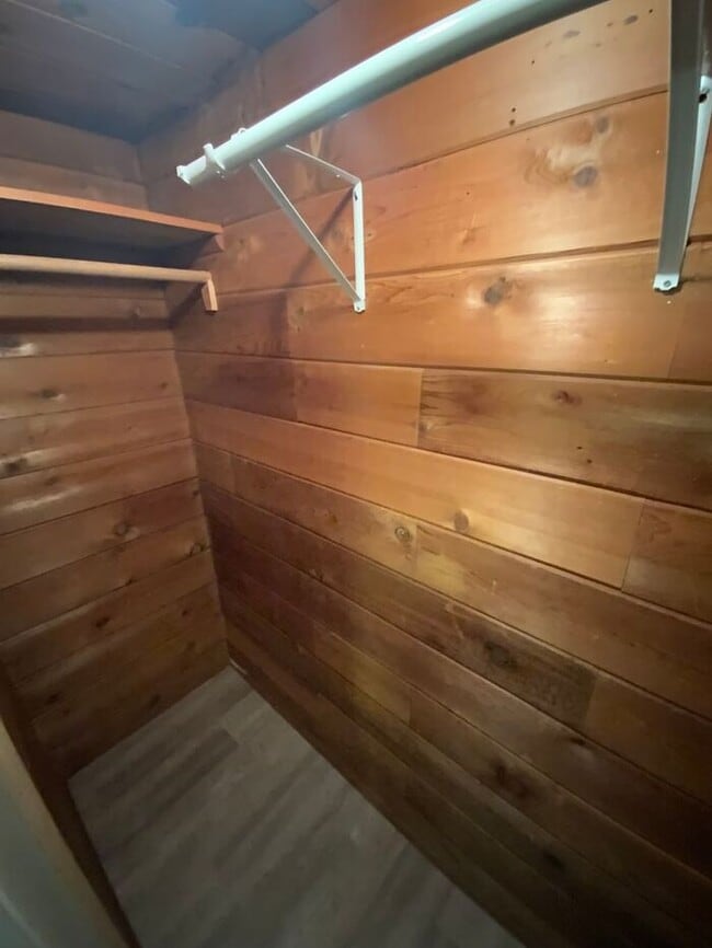 Building Photo - NOVEMBER FREEE South Tacoma 1bdr w/ separt...