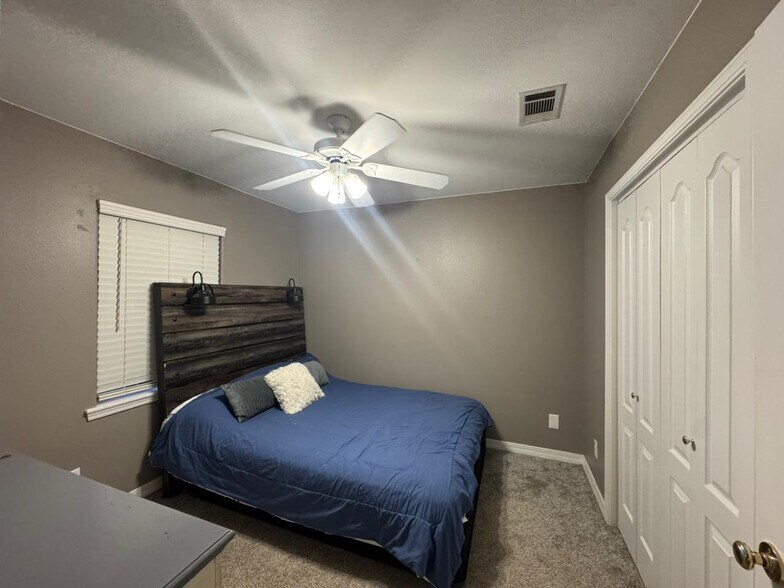 Building Photo - 5307 Meadowsweet Cir