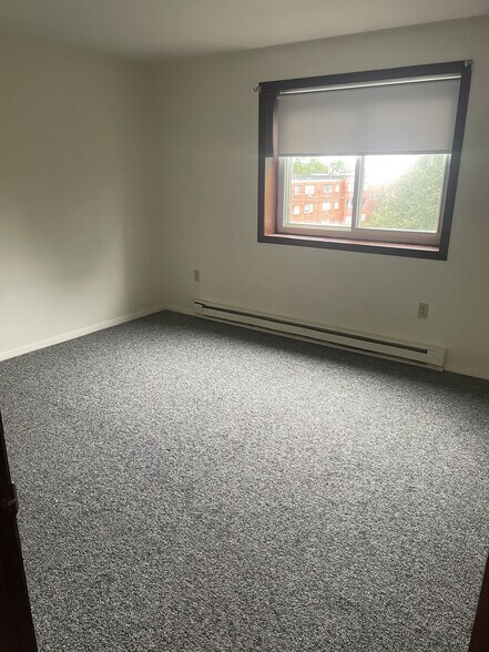 Building Photo - Hilltop Garden Apartments