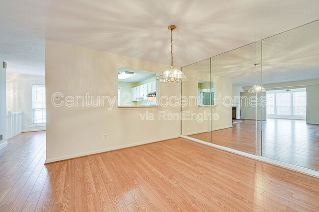 Building Photo - 9941 Oakton Terrace Rd