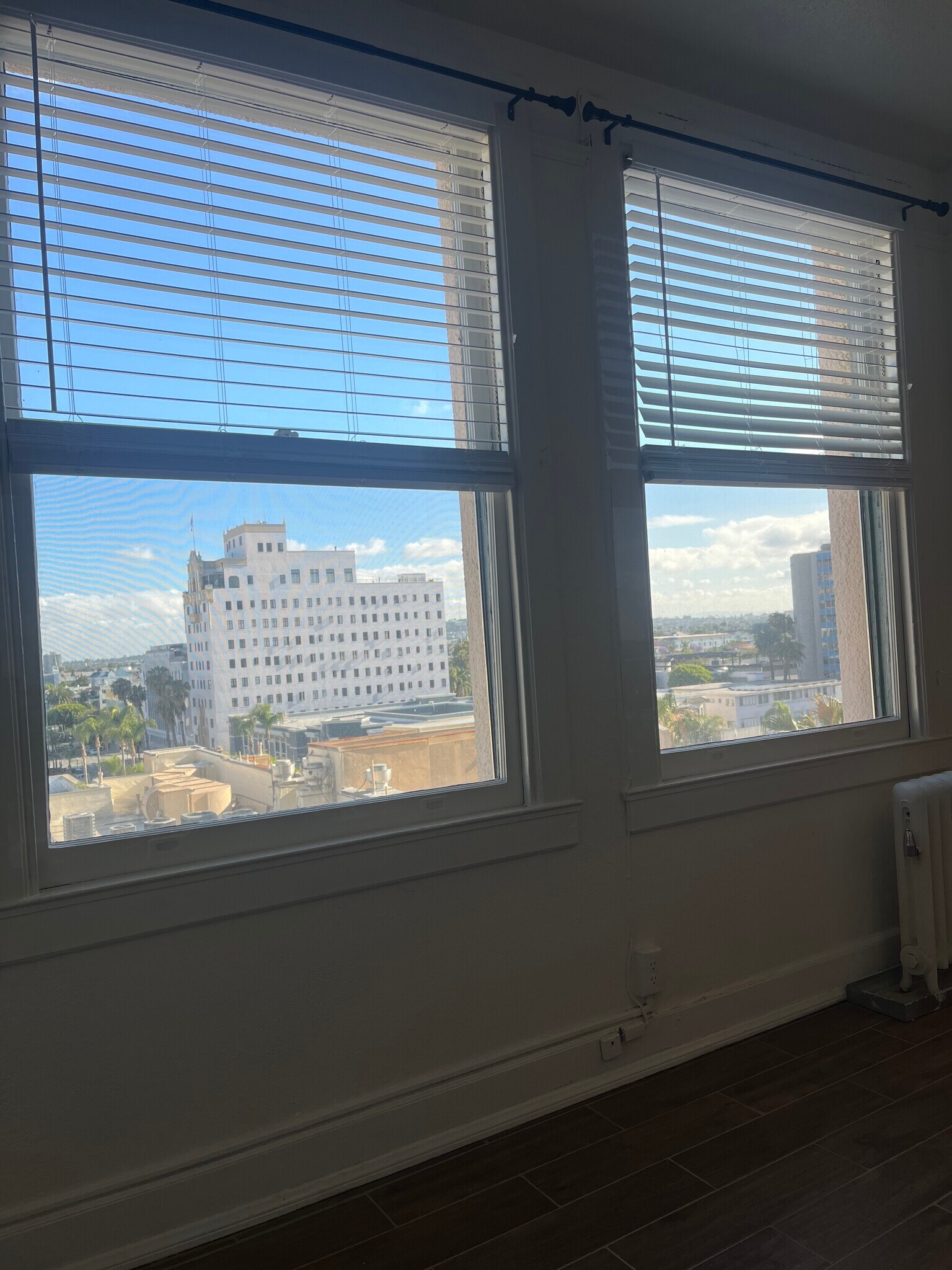 Building Photo - 455 E Ocean Blvd