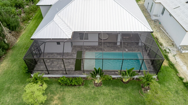 Building Photo - 3432 SW 8th St