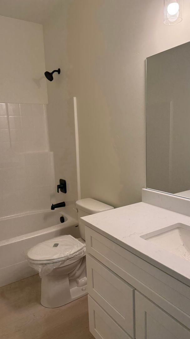 Building Photo - Duplex in CDA !