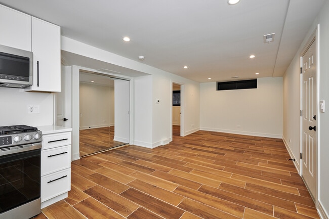 Building Photo - 5200 N Winthrop Ave