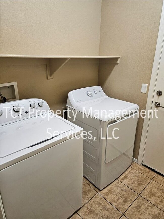Building Photo - 3 bed/2 bath home in Buckeye