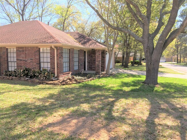 Building Photo - 12944 Orion Ct E