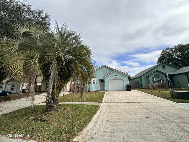 Building Photo - 1855 Alberta Ct N