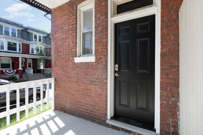 Building Photo - 551 Radnor St
