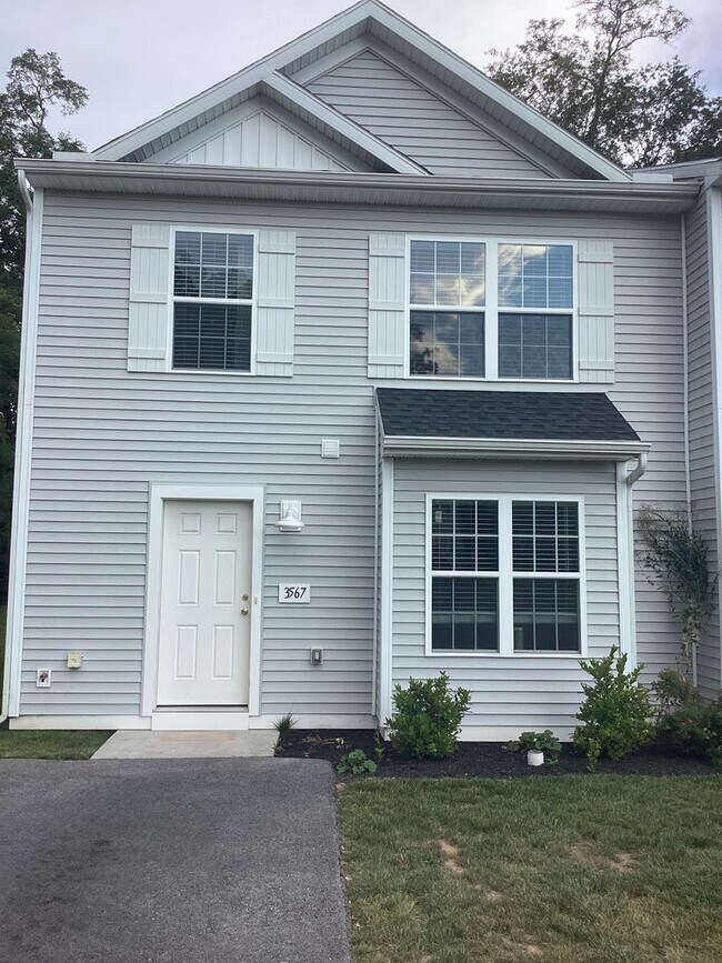 Coming Soon Spacious 3 Bedroom Home Loca... 3567 Kortni Dr Dover PA
