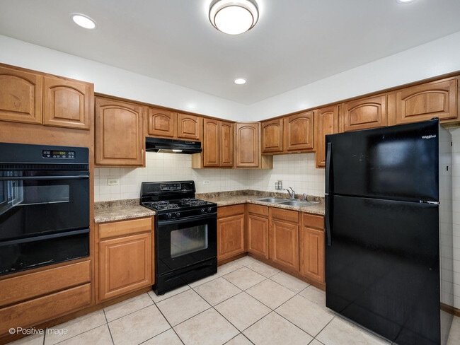 Building Photo - 68 N Albert St