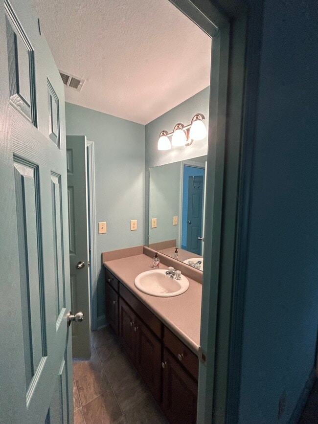 Building Photo - 513 Lapidary Ln