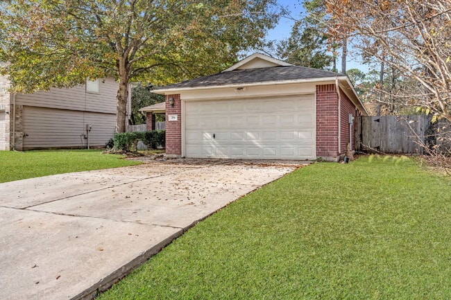 Building Photo - Well-maintained home located near Lake Conroe, offering the perfect balance of comfort & convenie...