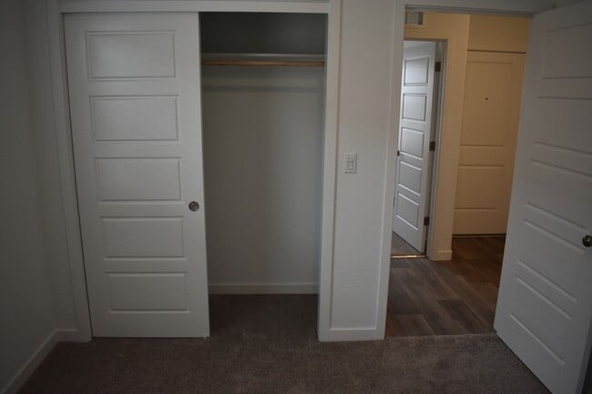 Building Photo - 4472 N San Miguel Ave