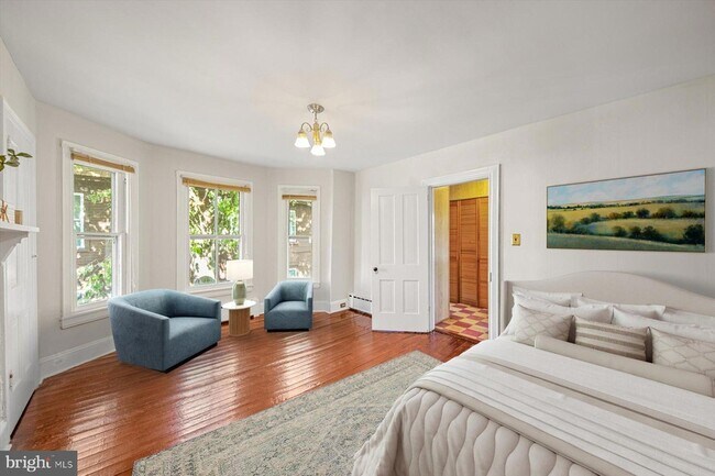 Building Photo - 817 Locust St