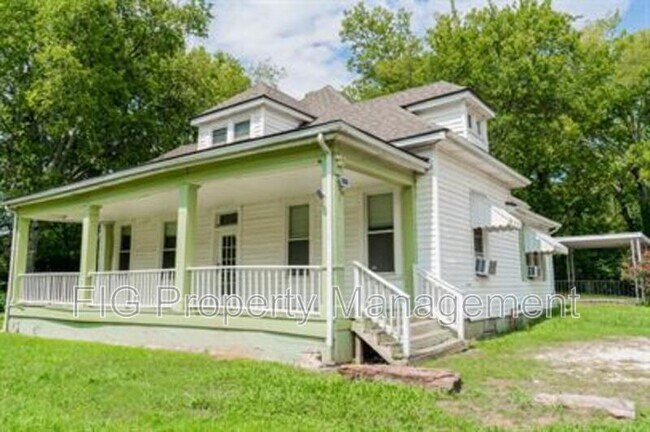 Primary Photo - 119 West Moody Avenue - 1