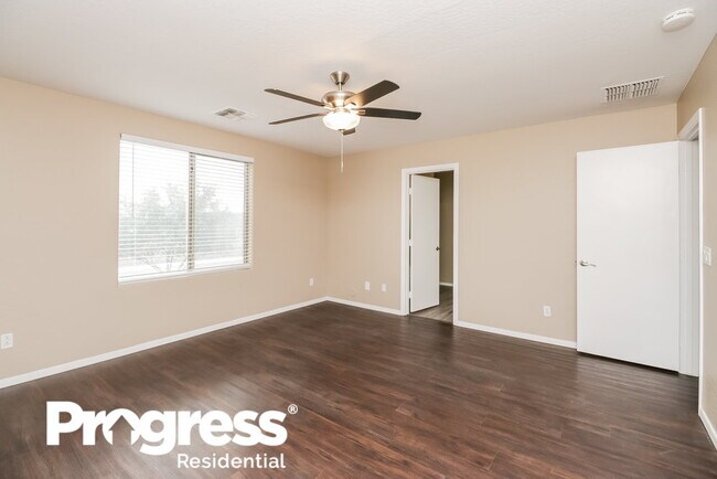 Building Photo - 40489 N Glen Meadows Ln