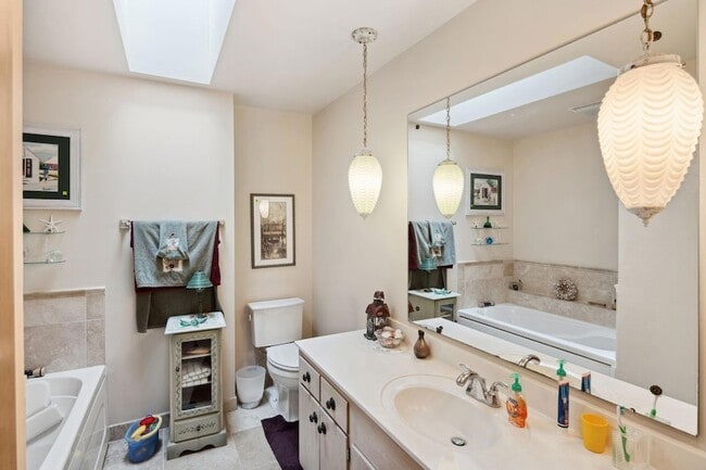 Building Photo - 6429 Mendelssohn Ln