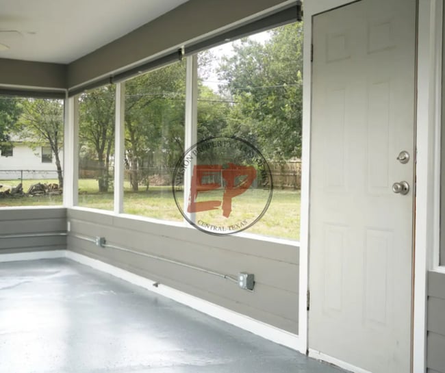 Building Photo - 3804 Parkwood St