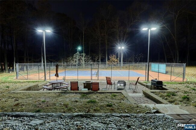 Building Photo - 91 Chestnut Ridge Rd