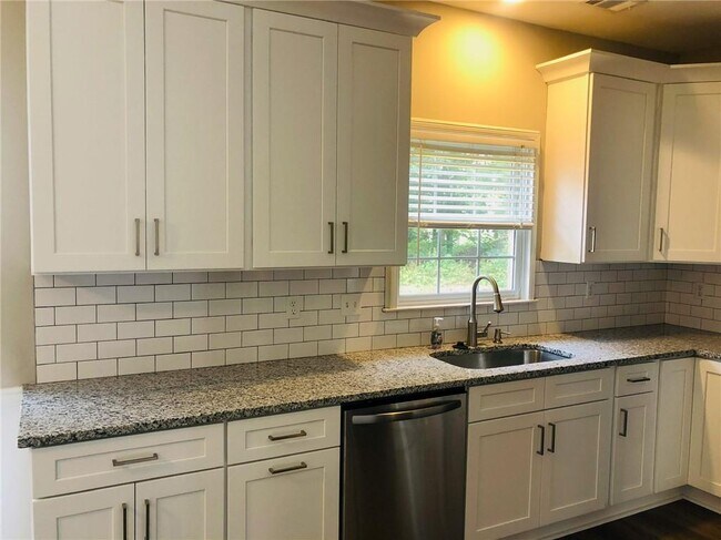 Building Photo - 4450 Lockett Trce