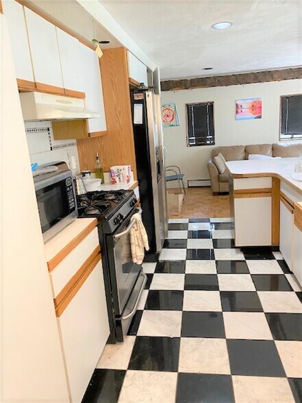 Building Photo - 61 6th St