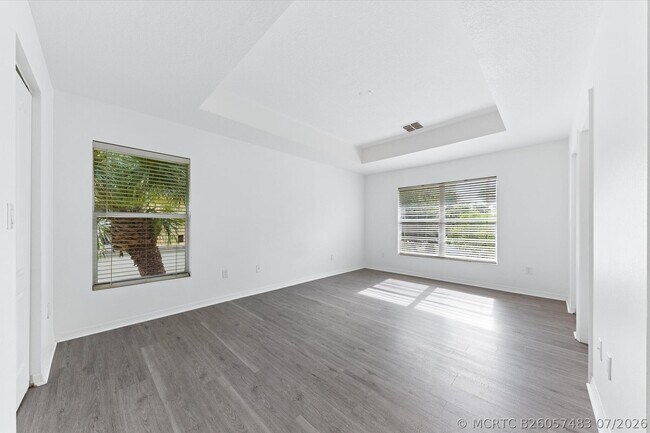 Building Photo - 402 Seminole Palms Dr