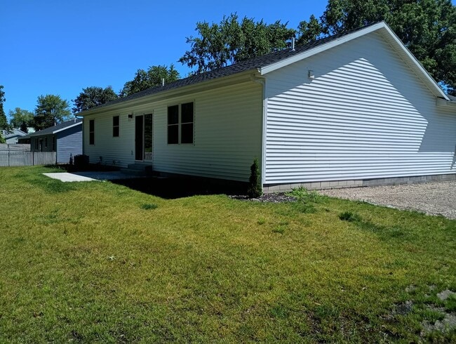 Building Photo - 3673 Waalkes St