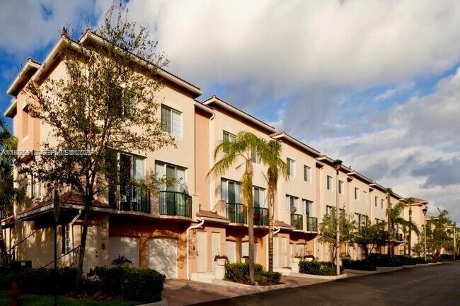 Building Photo - 2107 SE 10th Ave