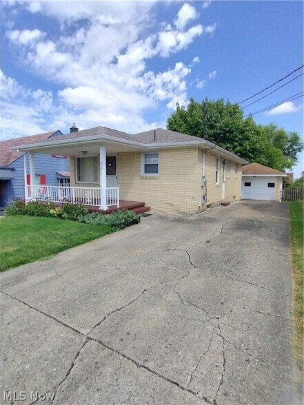 Building Photo - 201 N Belle Vista Ave