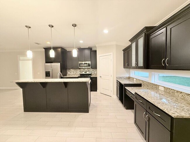 Building Photo - 2016 Salamanca St