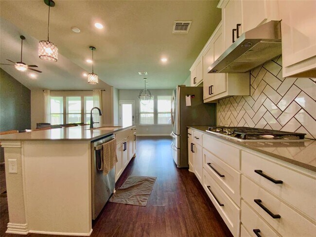 Building Photo - 3307 Columbus Way
