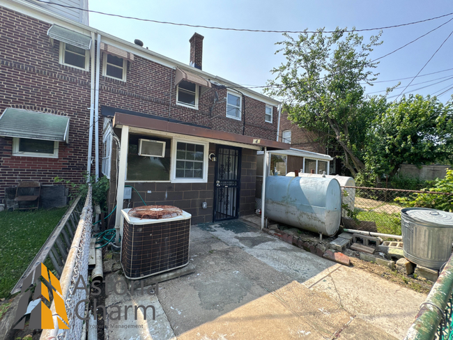 Building Photo - Cozy 2-Bedroom Home with Modern Updates & ...