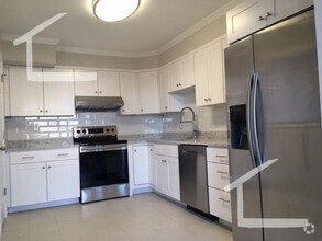 Building Photo - Huge 1 bed in Chestnut Hill