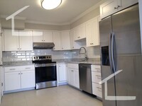 Building Photo - Huge 1 bed in Chestnut Hill