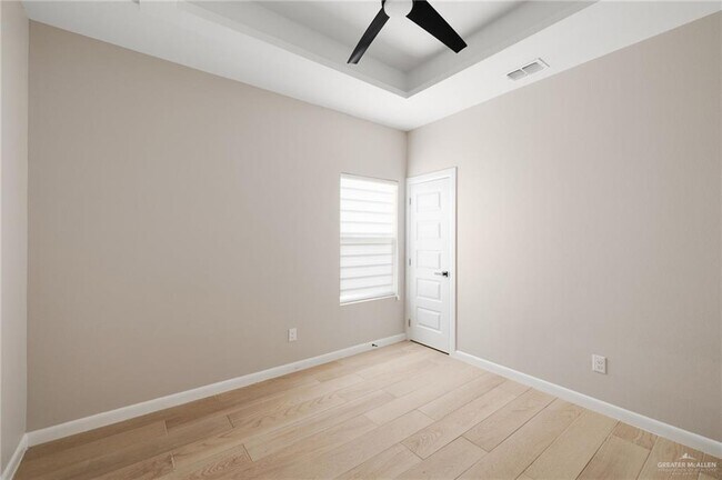 Building Photo - 18 Northwestern Ave