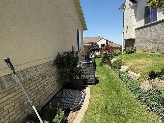 Building Photo - 941 Fremont Rd