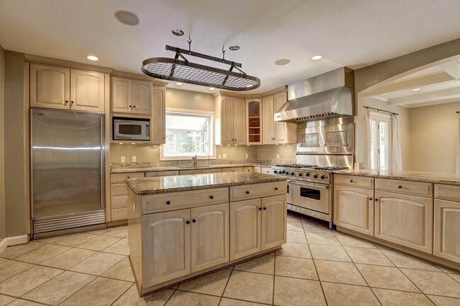 Building Photo - 5119 Manning Dr