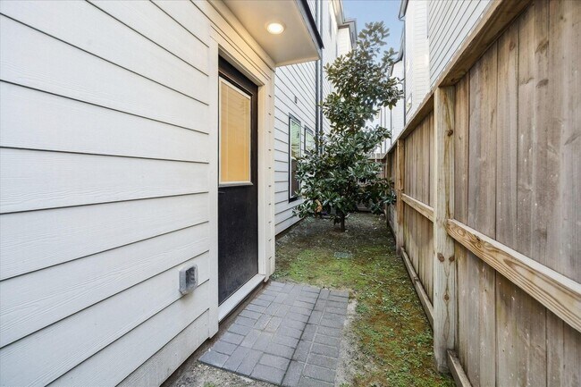 Building Photo - 1603 Patterson St