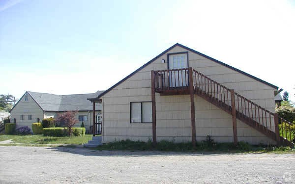 Building Photo - Cully Court Apartments