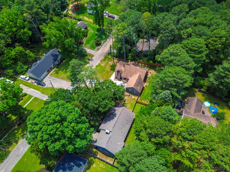 Building Photo - 157 Greenwood Dr