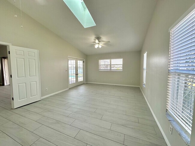 Building Photo - Beautiful Waterfront 3 Bed 2 Bath Home With Heated Pool, Washer/Dryer In Unit & More!