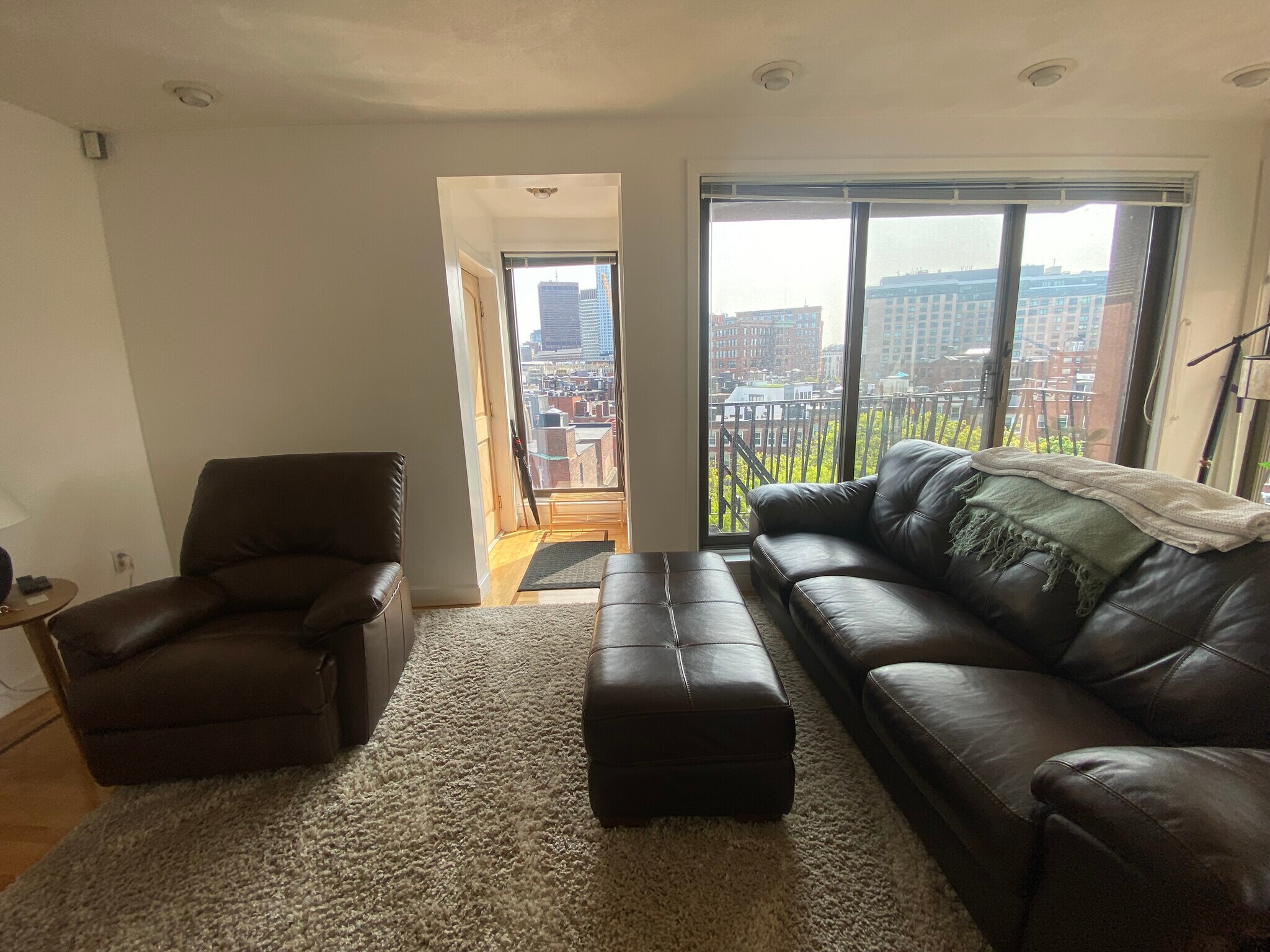 Building Photo - 21 Snow Hill St