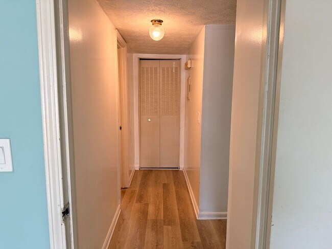 Building Photo - 3237 Abbeywood Dr