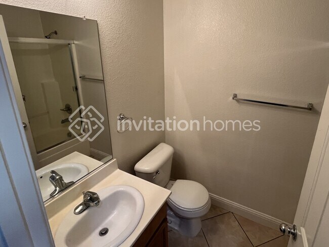 Building Photo - 932 Silverton Cir