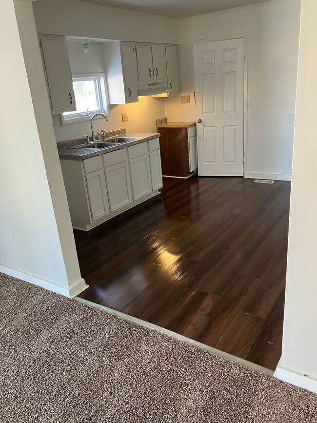 Building Photo - 3101 Oliver St