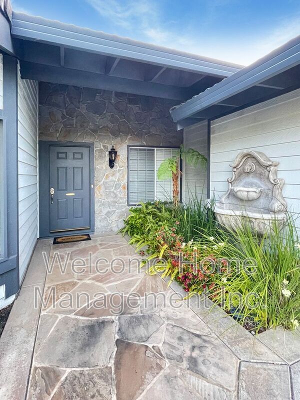 Building Photo - 4310 Canyon Crest Rd W